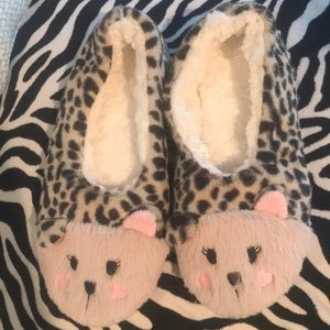 NWOT cat slippers size 9/10